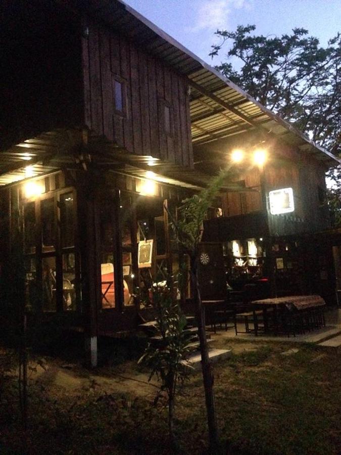 The Shadow House & Bar 호텔 코 파얌 외부 사진